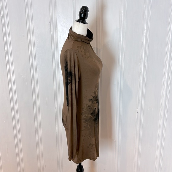 Ultra soft and stretchy SARAH PACINI tie die dress - Picture 2 of 7